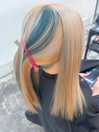 ミディアム カラー ヘアアレンジ 🎨ハイトーン/ 切りっぱなし みつきのヘアスタイル