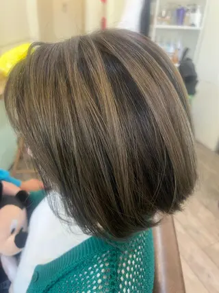 ミディアム カラー 鶴見 和美のヘアスタイル