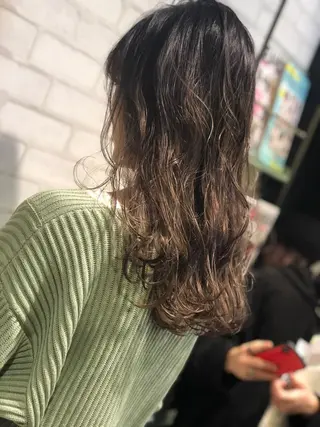 ロング カラー 高岡 杏実のヘアスタイル