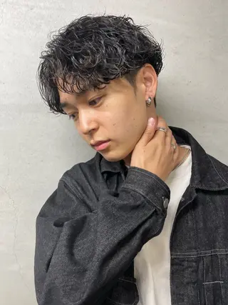 ショート カラー パーマ ヘアアレンジ メンズ 亀井隆汰/メンズ専門 パーマ/フェード可のヘアスタイル