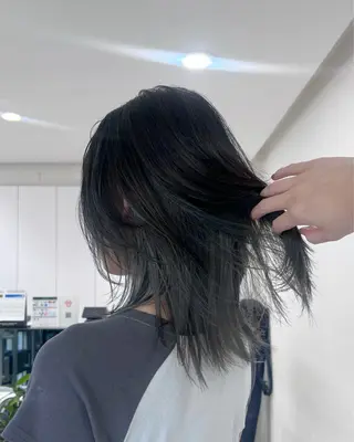 ミディアム カラー 抜け感レイヤー/ 透明感カラー/Aoiのヘアスタイル