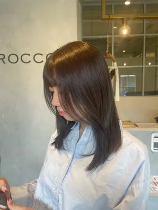 ミディアム ROCCO アイナ/ レイヤー透明感カラーのヘアスタイル