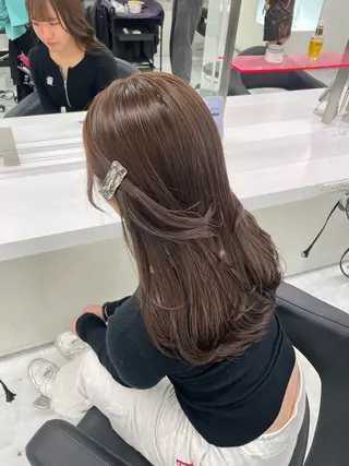 ロング カラー ラベンダー💜 グレージュ🩶のヘアスタイル