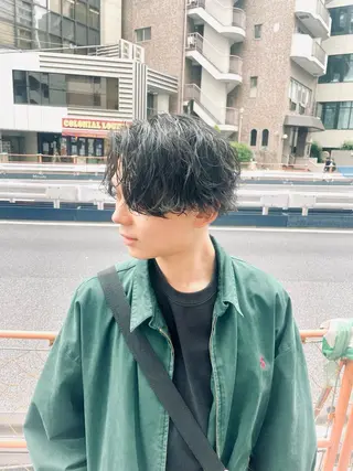 ミディアム パーマ メンズ 💈メンズパーマ💈 ナカザワ リョウのヘアスタイル