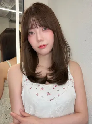 セミロング 浦和🩶Wカラー ×美髪矯正 ジュエリのヘアスタイル