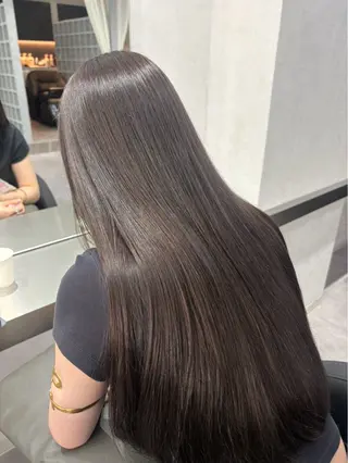 ロング カラー N° jemicaカナのヘアスタイル