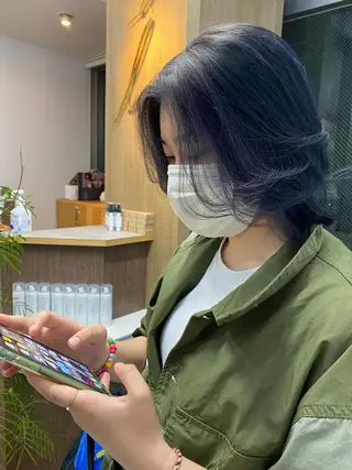ショート カラー 横尾 歩のヘアスタイル