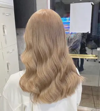 ロング カラー ハイトーン特化🎀 LEONのヘアスタイル