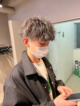 ミディアム パーマ メンズ メンズパーマ特化 TAIGAのヘアスタイル
