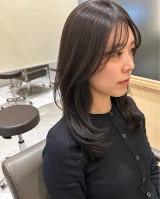 ミディアム カラー 久木原 ゆりのヘアスタイル