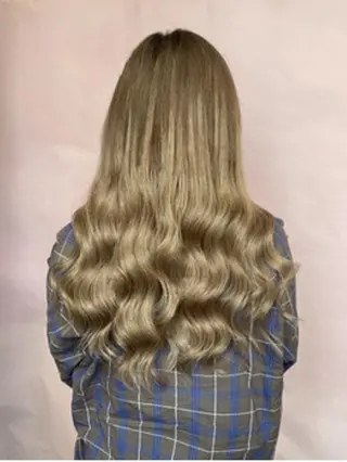 セミロング カラー ヘアアレンジ 大阪レミーエクステ チビ編み込みのヘアスタイル