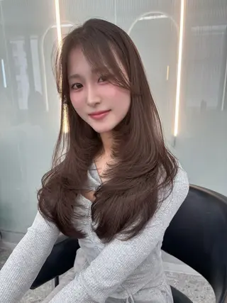ロング 西尾 彩那のヘアスタイル