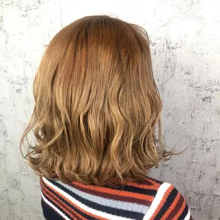 ミディアム 小顔レイヤー/ ベージュ🤍Rieのヘアスタイル
