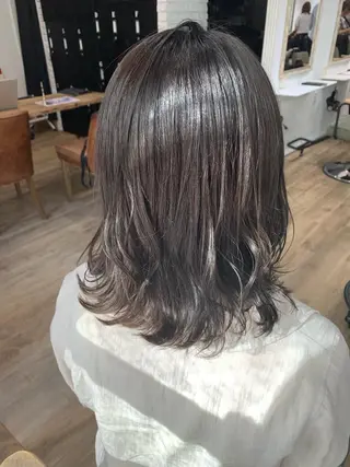 ミディアム いけだ ひかり ハイライトくびれヘアのヘアスタイル