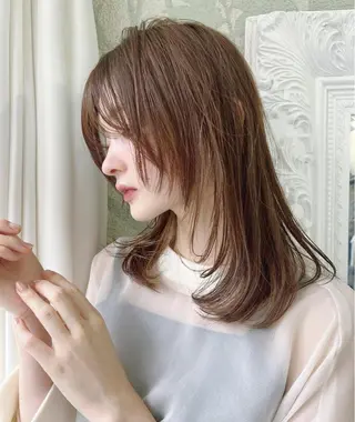 ロング 岩崎 仁美のヘアスタイル