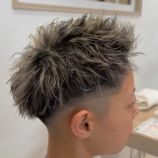 ショート カラー パーマ メンズ 吉田 新平のヘアスタイル