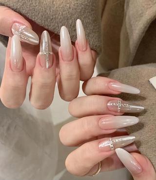 ネイル エリ🫧 nail池袋東口のネイルデザイン