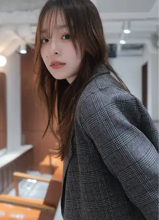 セミロング カラー OPUSダブルカラー ケアブリーチのヘアスタイル
