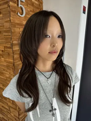セミロング カラー RIEブリーチ& エクステ特化型のヘアスタイル