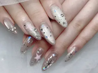 ネイル アヤカ☘️Gloss nailのネイルデザイン