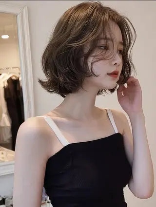 ショート パーマ 岡田 望愛🫧のヘアスタイル