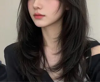 セミロング ♡⃛₊ワンカラー/ ツヤボルドー♡⃛にこのヘアスタイル