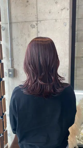 ミディアム 佐々木 彩乃のヘアスタイル