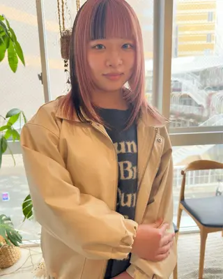セミロング broocH 清水 駿【デザインカラー】のヘアスタイル
