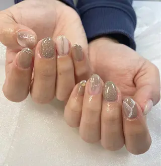 パーマ ネイル マツエク・マツパ 荒木 莉奈のネイルデザイン