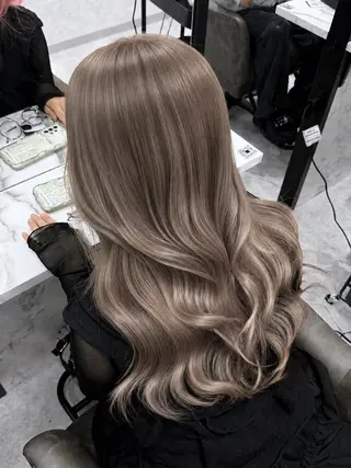 セミロング カラー 🦋透明感カラー✖️ 髪質改善🦋光希のヘアスタイル