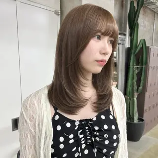 セミロング カラー 伊藤ほのか/柔らかパ ーマ/ダブルカラーのヘアスタイル