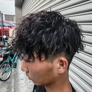 メンズ 特殊パーマ 片山恭兵のヘアスタイル