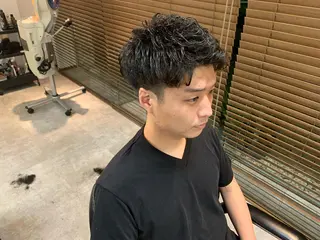 ショート パーマ メンズ 綾田 一蔵のヘアスタイル