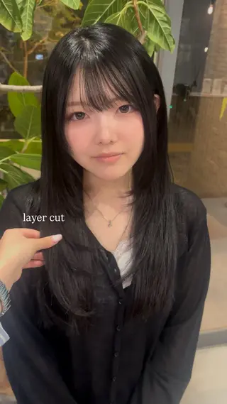 ロング 🐈‍⬛JUMI /透明感カラー/🩶のヘアスタイル