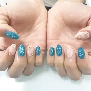 ネイル 板垣 綾乃のネイルデザイン