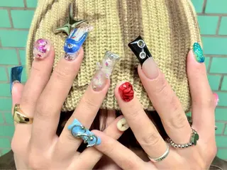 ネイル 🪐富島彩夏 /海外nail🪐のネイルデザイン