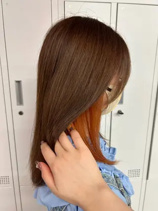 セミロング カラー MOMO艶髪 🩵モテカラーのヘアスタイル