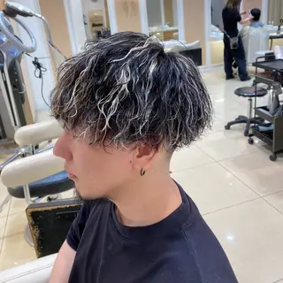 ショート カラー パーマ メンズ メンズ特化型美容師 栗山勇人のヘアスタイル