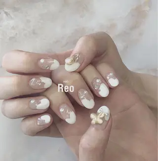 ミディアム ネイル Blowe ニュアンスのネイルデザイン