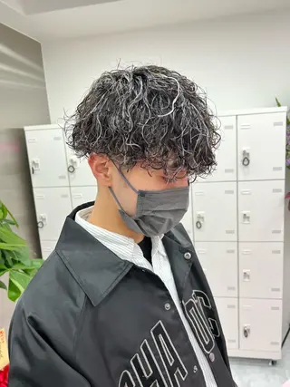 ショート カラー パーマ メンズ メンズパーマ特化 TAIGAのヘアスタイル