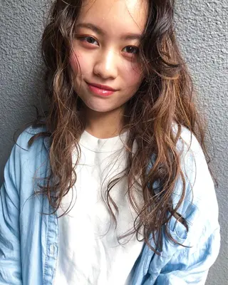 ロング カラー 東 みのりのヘアスタイル
