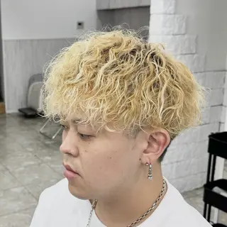 カラー パーマ メンズ 🎩刈り上げ特化🎩 渡邉太耀のヘアスタイル