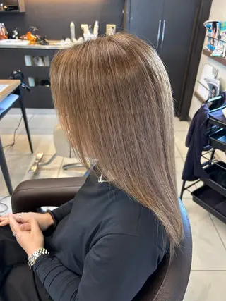 ロング 小嶺 麗華のヘアスタイル