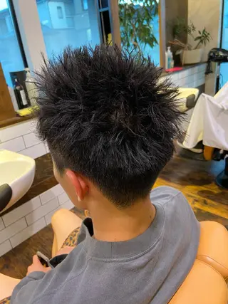 ショート パーマ メンズ 勝崎 優志のヘアスタイル