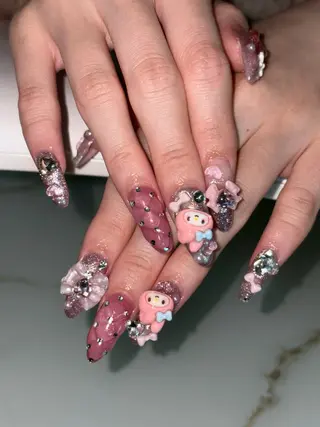 ネイル royvenail ayakaのネイルデザイン