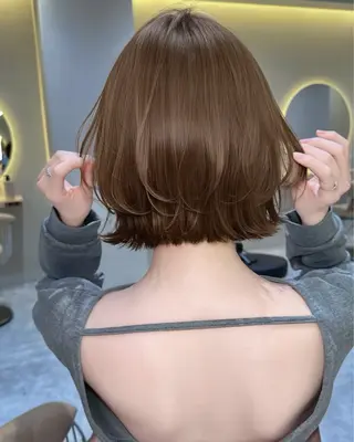 ショート じょー／ボブ カット/白髪ぼかしのヘアスタイル