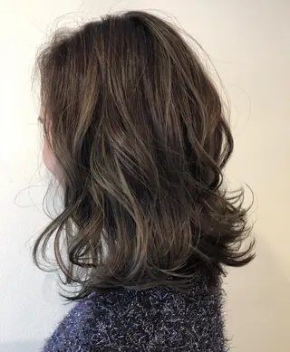 ミディアム スタイリスト 佑梨のヘアスタイル