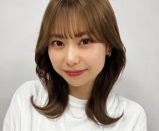 セミロング ハイトーン🤍 古江 実夢のヘアスタイル