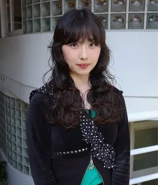 ロング 透明感カラー ／emiのヘアスタイル