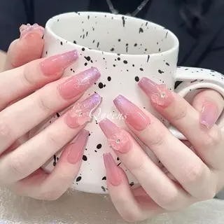ネイル Queens テイのネイルデザイン